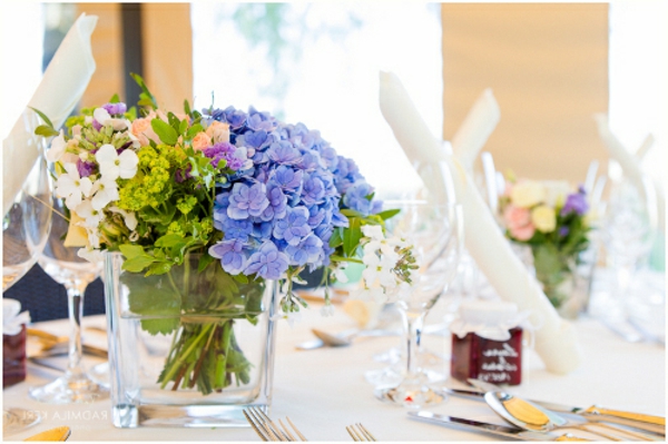 soñar con arreglos de decoración de mesa de boda-flores, verde y púrpura