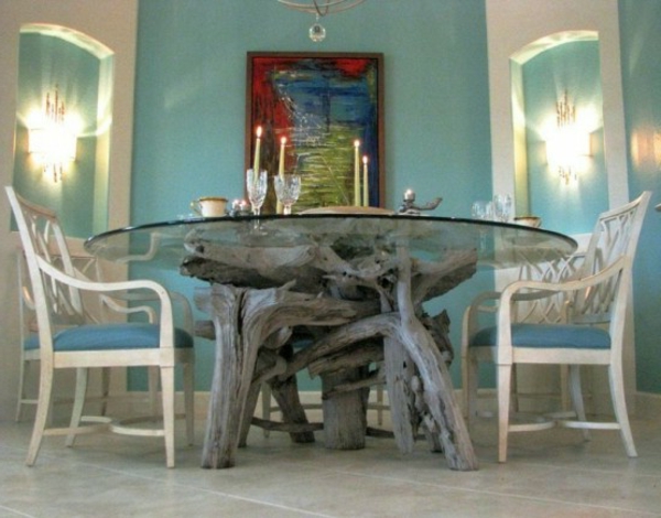餐桌上的浮木腿 - 绘蜡烛的白色椅子