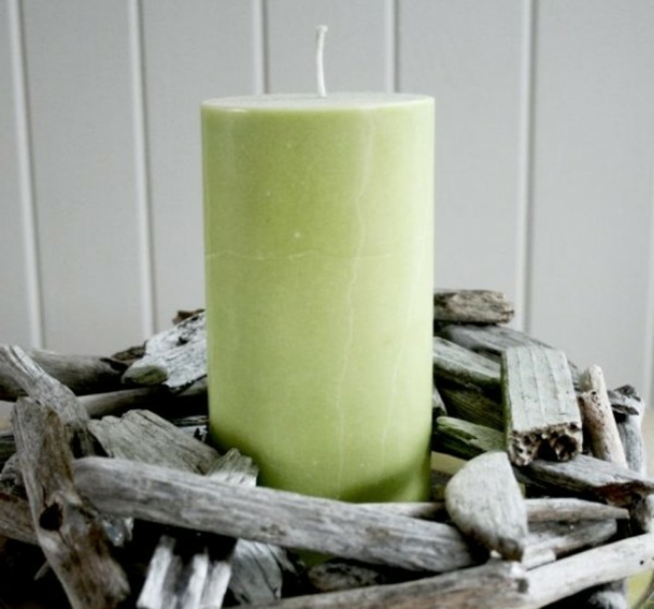 浮木蜡烛垫 - 用蜡烛装饰