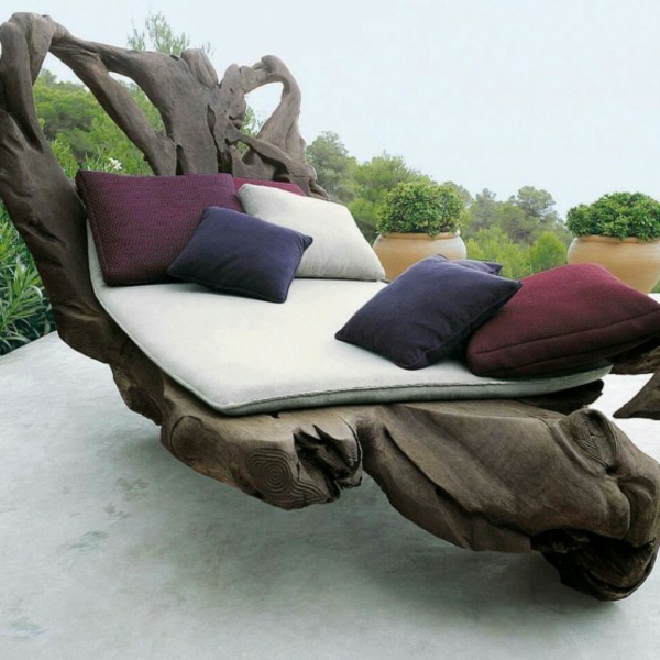 漂流木躺椅 - 自然友好环境和对比抛枕头