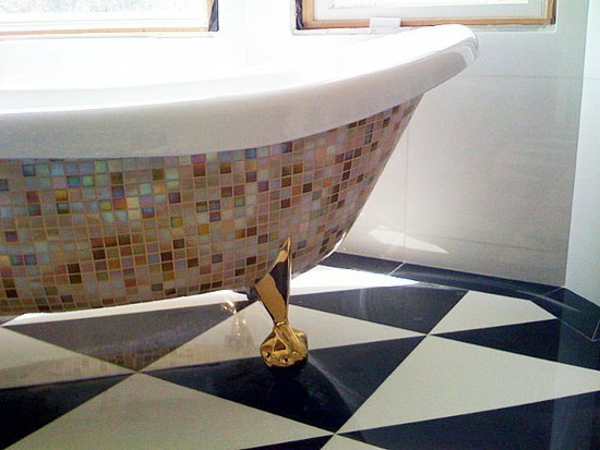 趋势马赛克浴缸 - 有趣的设计