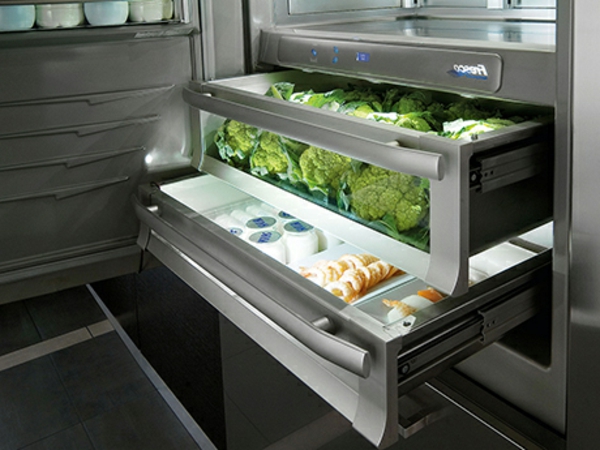 时尚冰箱与 - 抽屉厨房理念