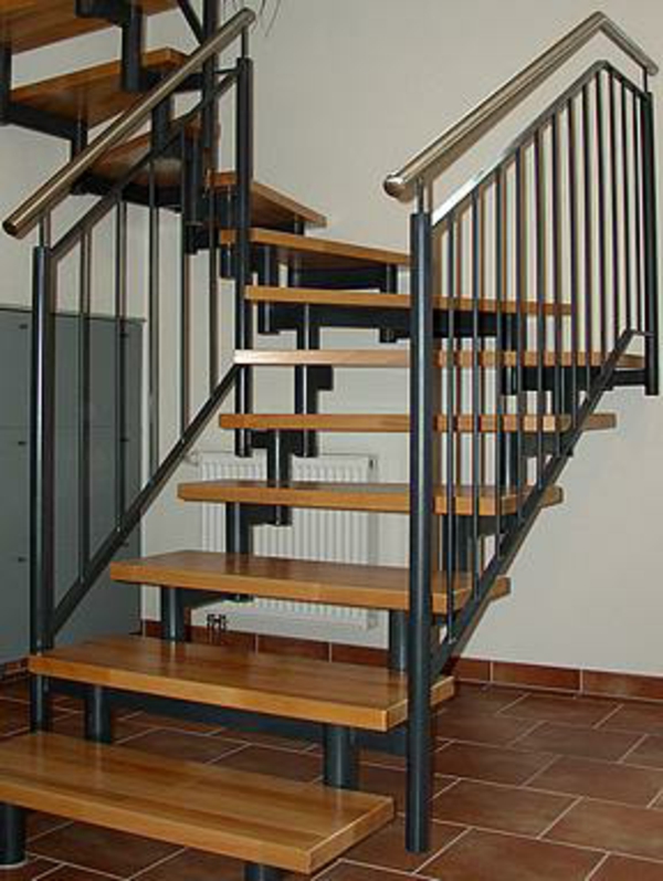 Lépcsőház tél-modern felszerelés - terep fekete