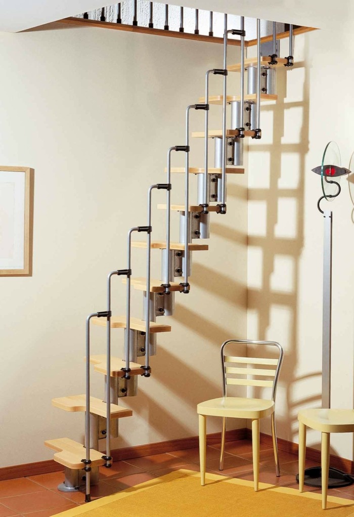 Estas escaleras no ocupan espacio, pero son muy cómodas: decoración de escalera