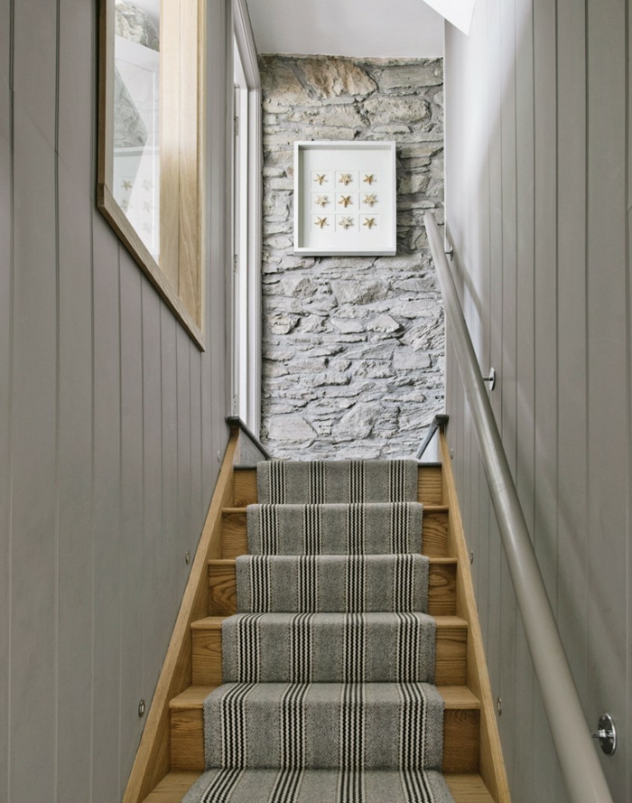 Staircase Ideas - Gray Runner Un marco con nueve estrellas de óptica de piedra natural