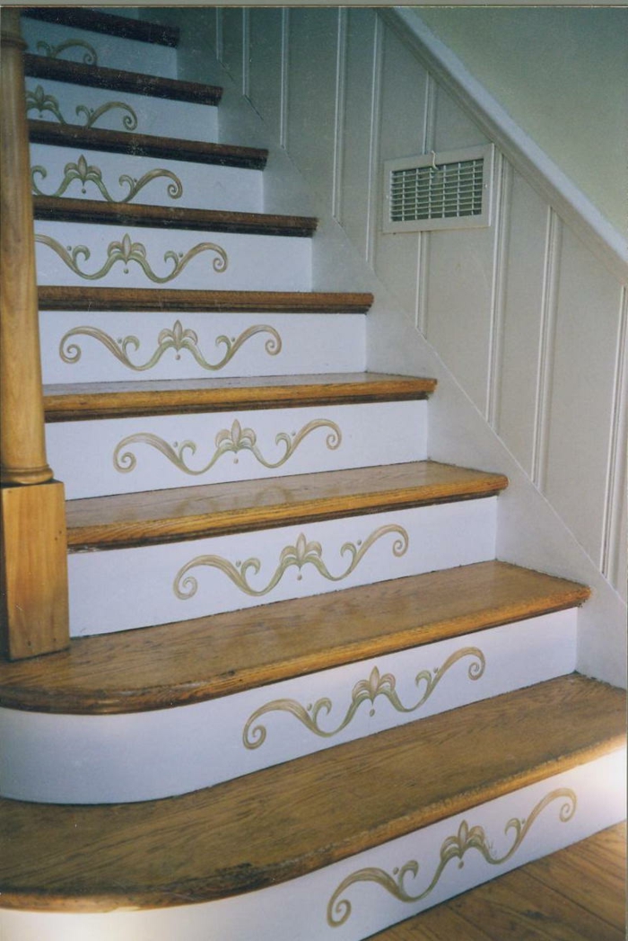 Wandtatoos como flores en cada escalera - staircase ideas wooden stairs