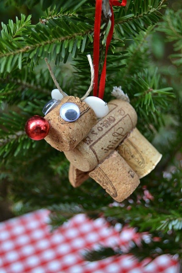 hämmästyttävä idea-for-tinkering-kanssa-korkki-uikkupeura lelu roikkuu joulukuusi