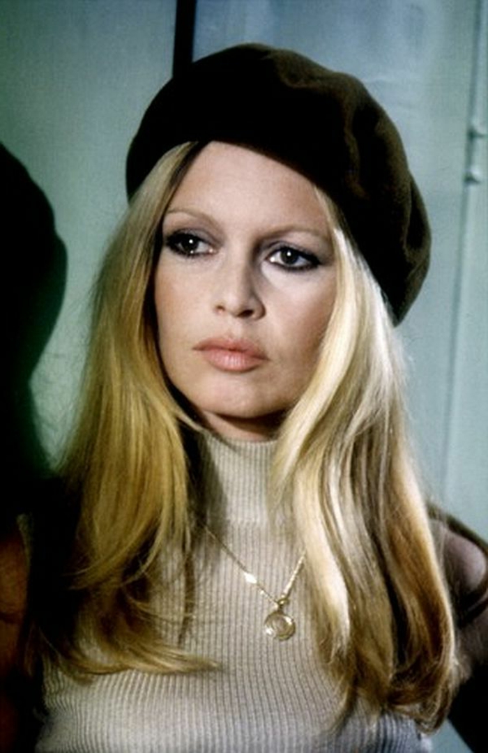 modelo-Francés-cap-negro-retro-foto-Brigitte-Bardot vendimia