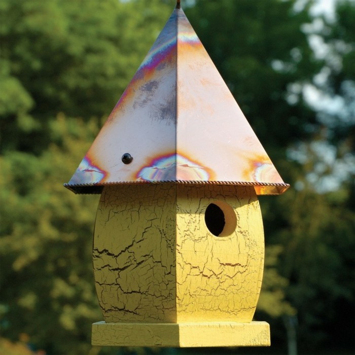 खुद-बिल्ट-ए-पक्षी-खुद-निर्माण और प्रकृति की मदद birdseed घर-