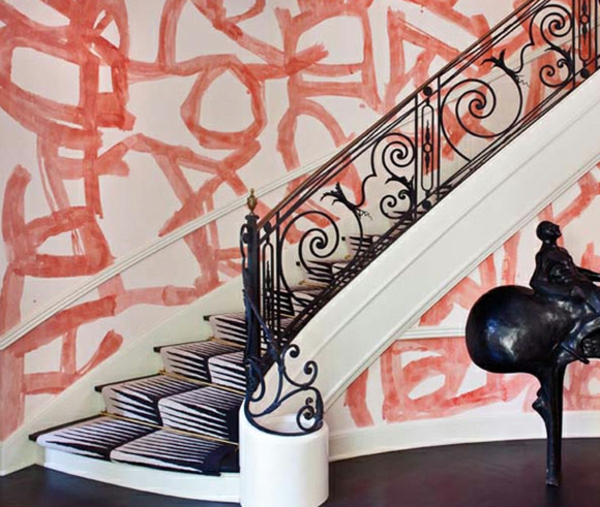楼梯和墙上的奢侈油漆