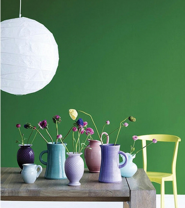 墙壁颜色餐厅绿色墙壁桌 - 白色枝形吊灯