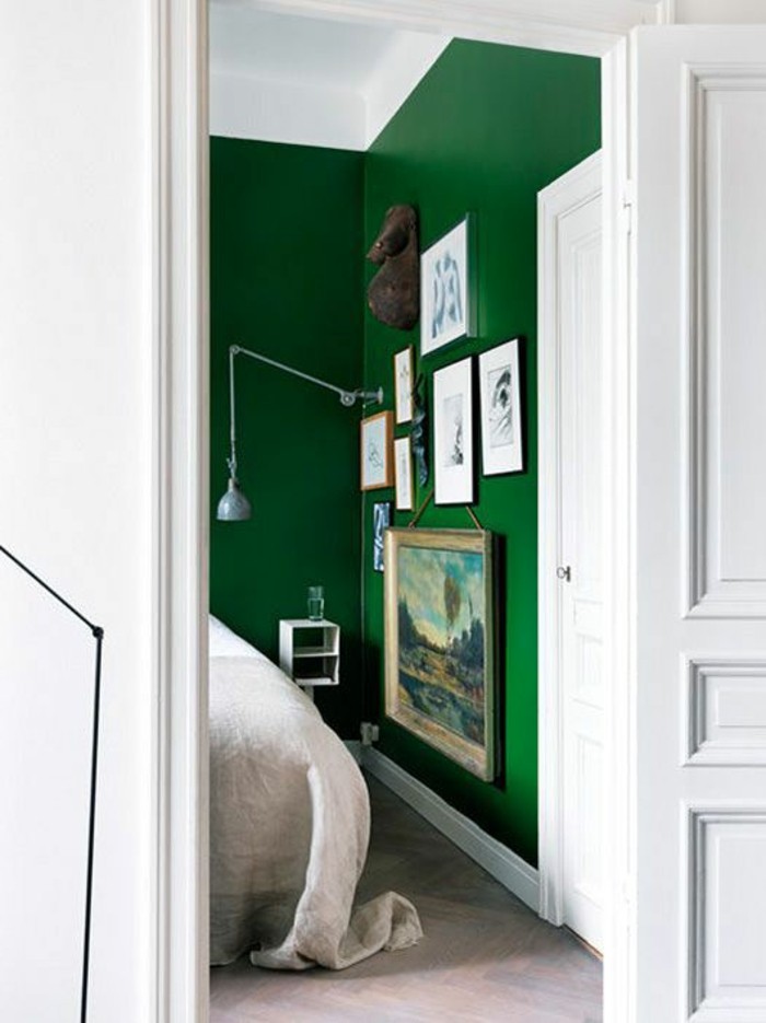 fal színe, a zöld és a gyönyörű modell-háló-a-kép-a-falon
