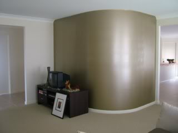 墙壁漆 - 金属美丽的墙壁设计 - 只是在房间里的电视