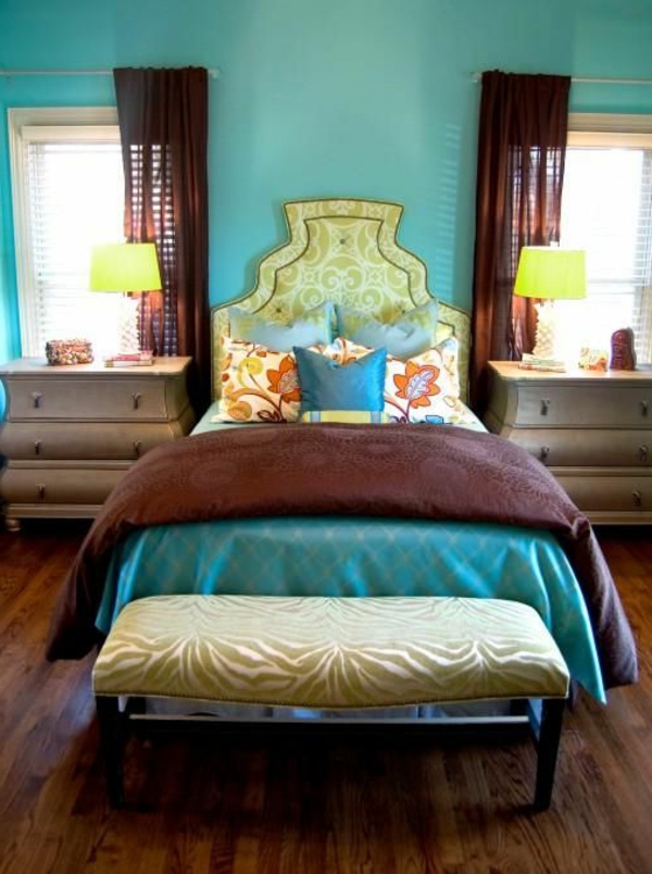 couleur turquoise en bois sombre plancher grand mur
