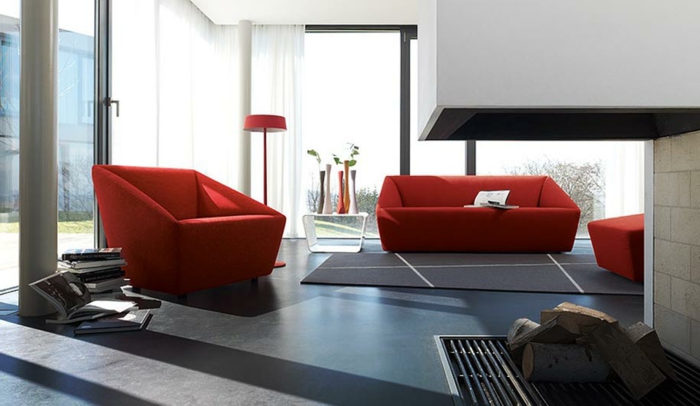 Color de la pared-ideas-sofá-en-colores-rojo-en-sala de estar