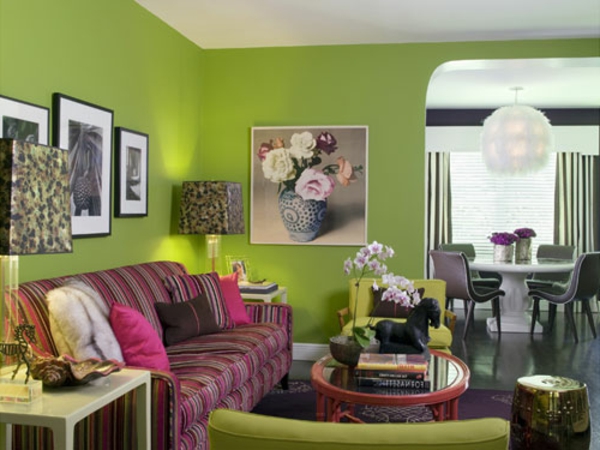 墙壁的颜色 - 美丽的客厅 - 漂亮的玫瑰沙发和扔枕头