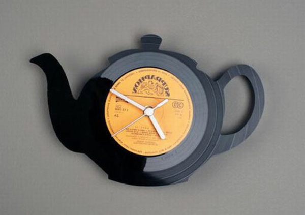 שעון קיר עיצוב מודרני קומקום - שילוב של שחור וצהוב