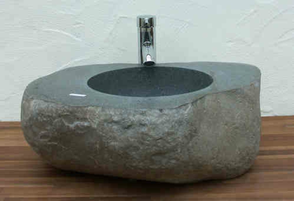 להתמזמז-סלע-יפה-אמבטיה-כיור-אבן
