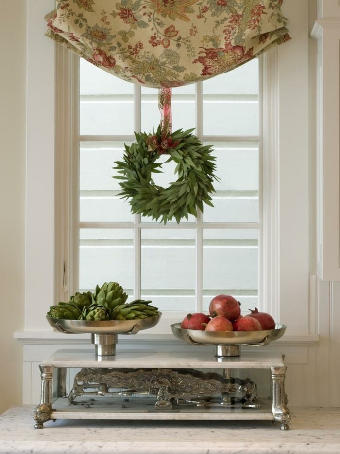 Christmas-Fensterdeko-nagyon szép--koszorú-on-the-ablak