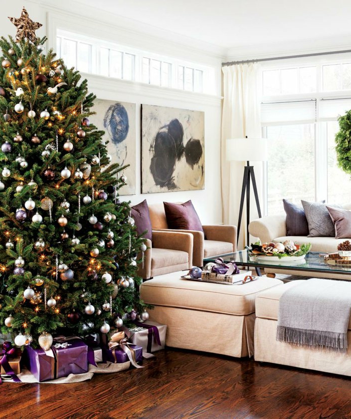 क्रिसमस ट्री-सजाने-महान-इन-आधुनिक कमरे में रहने वाले