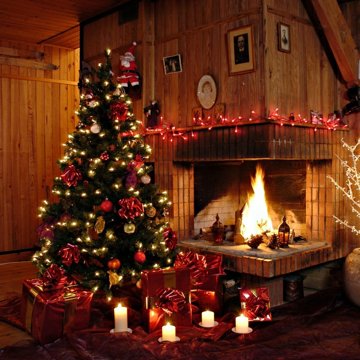 क्रिसमस ट्री-सजाने-लकड़ी की दीवारों