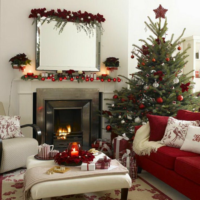 karácsonyfa-díszítő vörös-deco-és kanapé