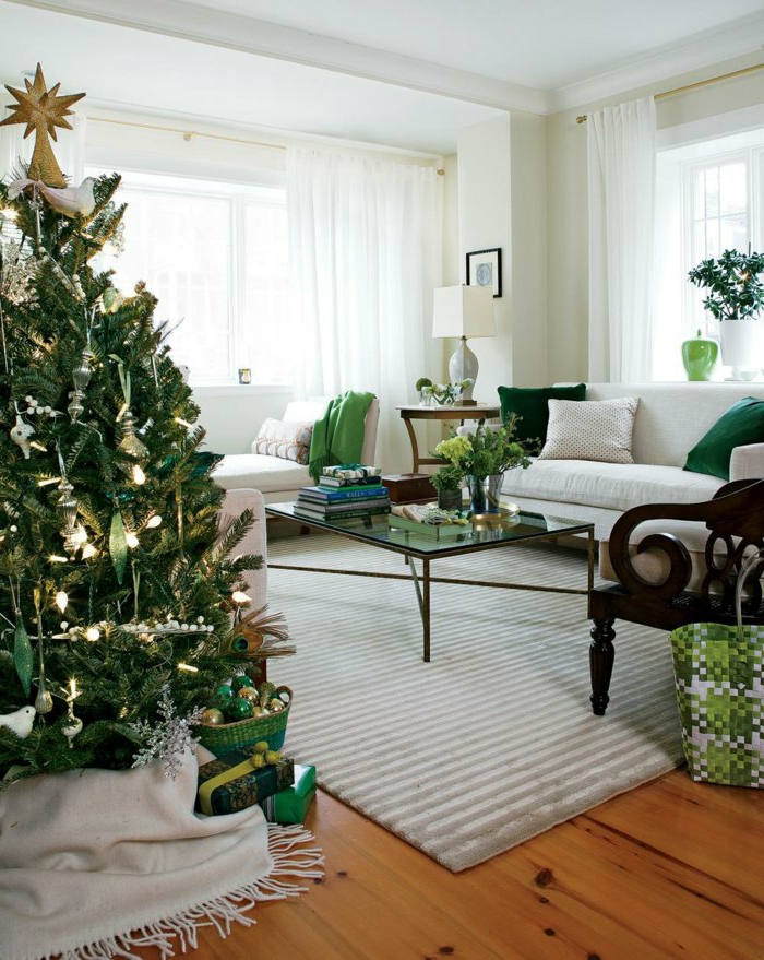 क्रिसमस ट्री-सजाने-सफेद-हरे और कड़ी