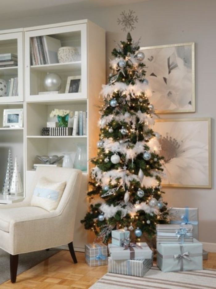 karácsonyfa-díszítő fehér-világoskék