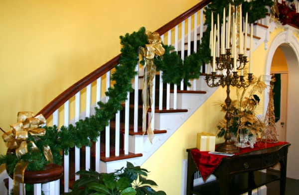 Weihnachtsdeko-idées-pour-les-escaliers