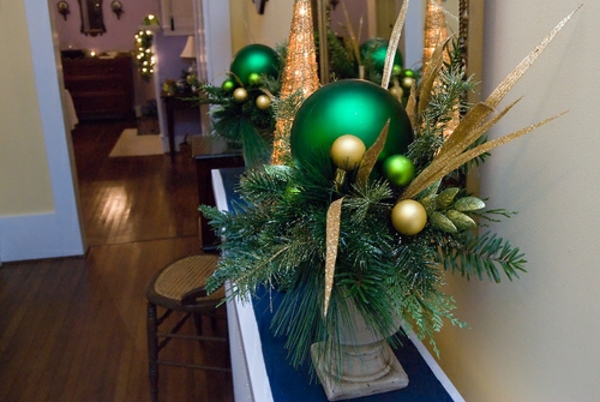 Weihnachtsdeko-idées-beau-vert-balles