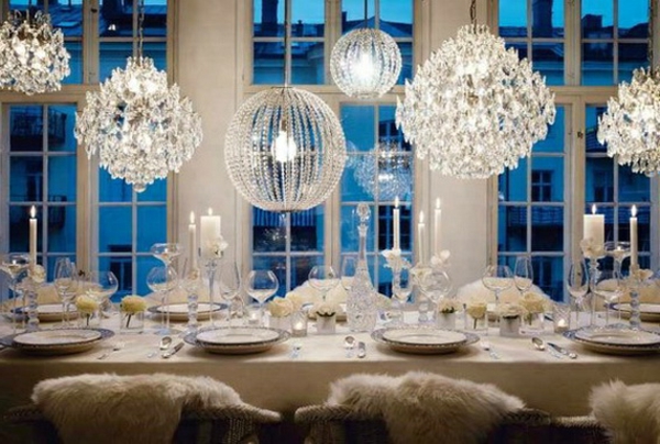 Weihnachtsdeko-idées-merveilleux-pendaison lampes-sur la table