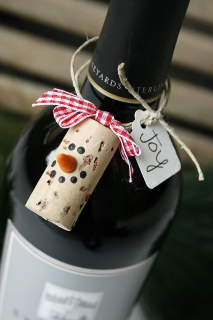 decorar botella de vino, muñeco de nieve de corcho, regalo de navidad, hacerse