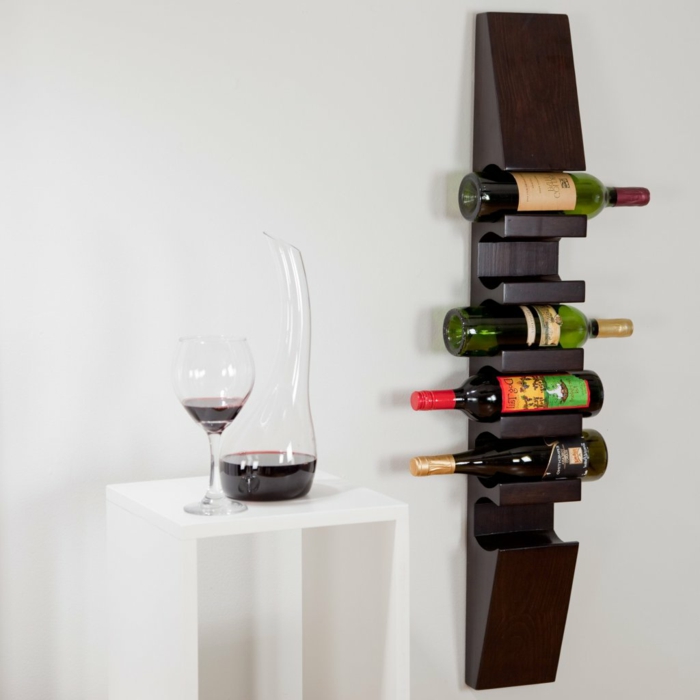 יין מדף עץ מדף ארוך עבור שוכב בקבוקי יין בבקבוק מסוים לייצג כוס יין