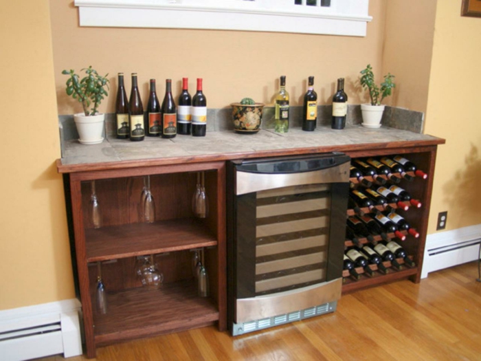 ειδικό ντουλάπι για την αποθήκευση μπουκαλιών κρασιού κρασιού και γυαλιών κρασιού αποθήκευση και αποθήκευση ψυγείου