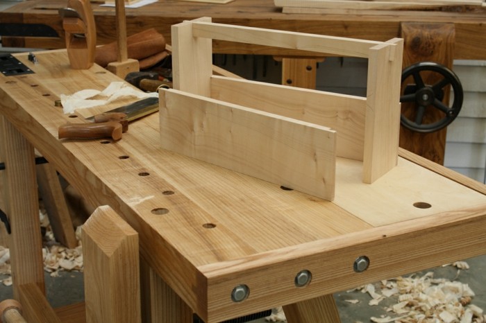 बेंच-खुद-निर्माण एक लकड़ी - बेंच-खुद विस्तार