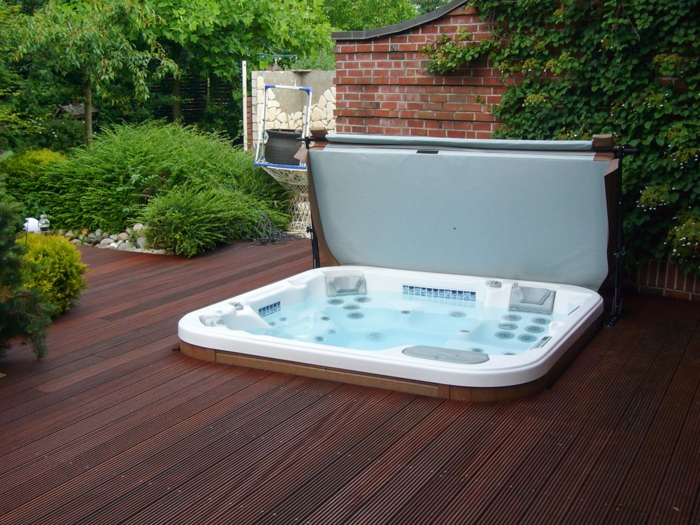 热水浴缸 - 屋顶 - 露台 - 花园中的露台