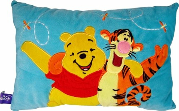 funny-winnie-pooh-pillow-background en blanco