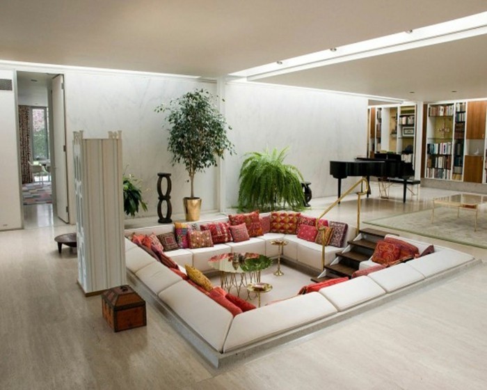 कमरे में रहने वाले सेट-के रूप में-इन-ओरिएंट-आकृति परिवर्तन