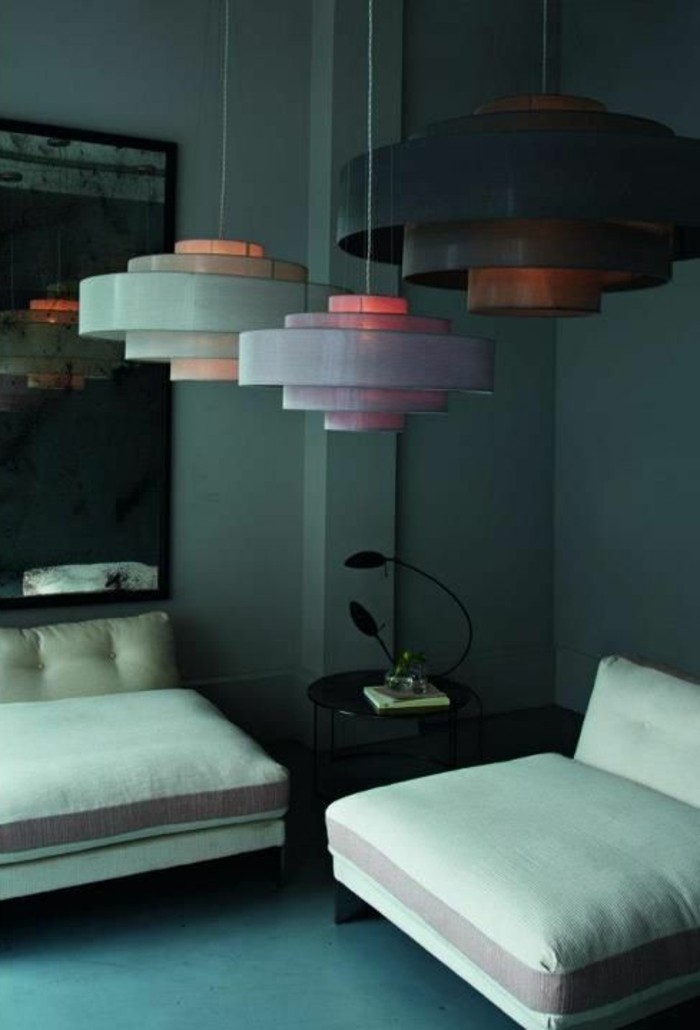 nappali színben színű falak-kényelmes-Weie dívány körös-fekete-asztal-Tischdeko modern körös-csillár-tükör