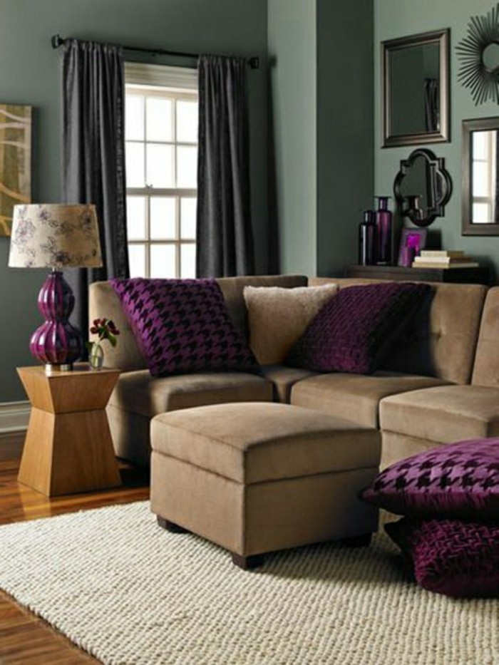 客厅帘思路和装饰的，有紫色，枕头，沙发