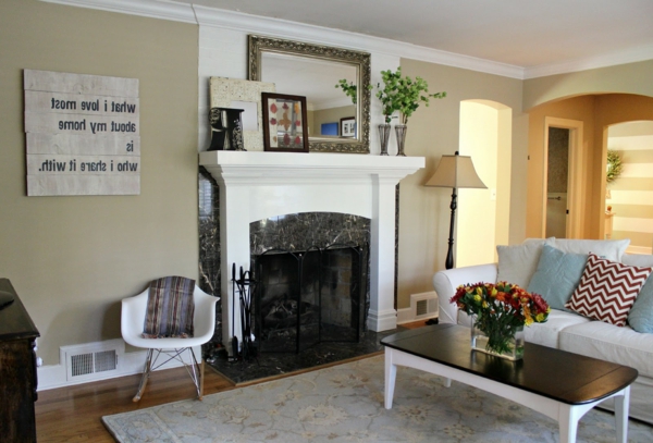 Postavljena moderna dnevna soba - svijetle zidne boje i deko cvijeće