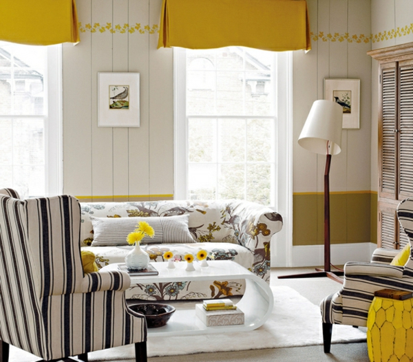 וילונות צהובים לסלון מעוצב בצורה יצירתית