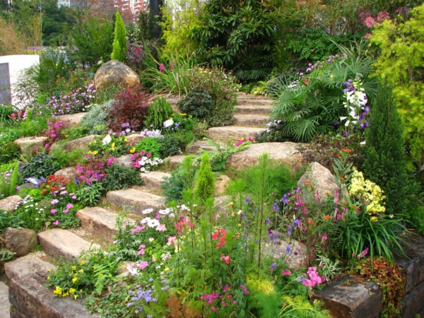 Ihana-puutarha-luova suunnittelu-portaat