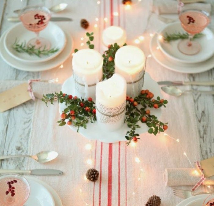 美丽的餐桌装饰圣诞蜡烛口音