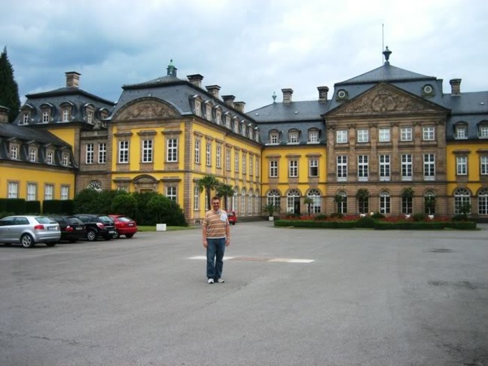 kaunis-barokki käänteentekevä arkkitehtuuri-Residenzschlossin-Arolsen-Saksassa