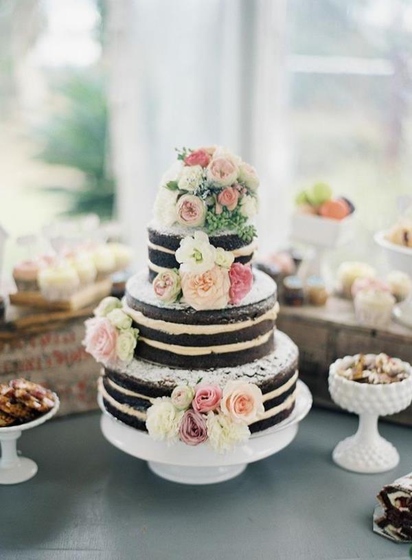 יפה ואלגנטית-Hochzeitsdeko-עם-מעוטר עוגה