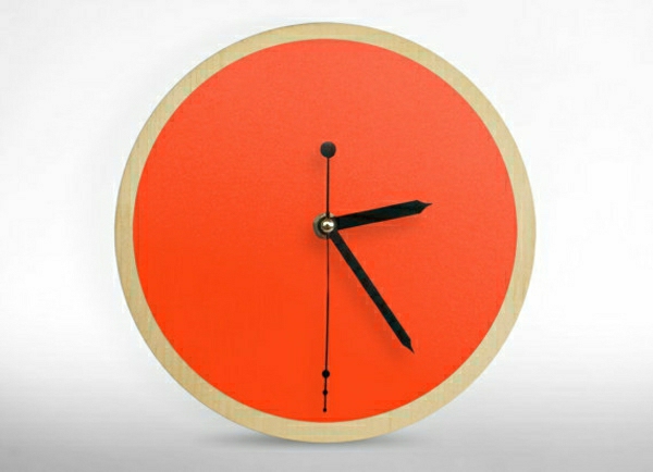belles horloges avec un mur-moderne design fascinant en orange