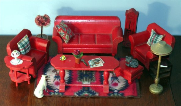 美丽的娃娃屋的家具，红色的家具换娃娃