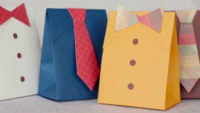 beau-père-cadeaux idées-papier-costumes-en-couleur coloré