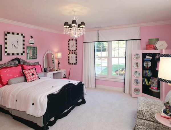 belle chambre en couleur rose